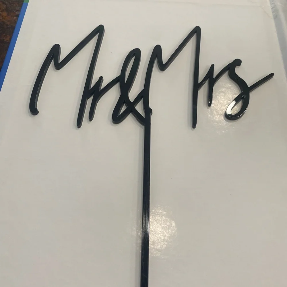Wedding Cake Topper - Mr & Mrs